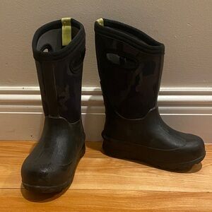 Bogs Kids Black and Green Rain and Snow Boots